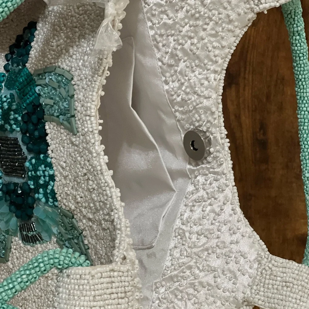 Viral Beaded Sea Turtle Handbag (Handmade) - Picture 9 of 13